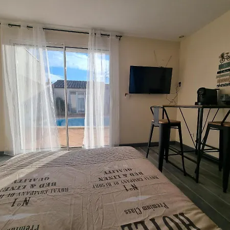 Maison d'hôtes Avec Piscine Partagée 3*