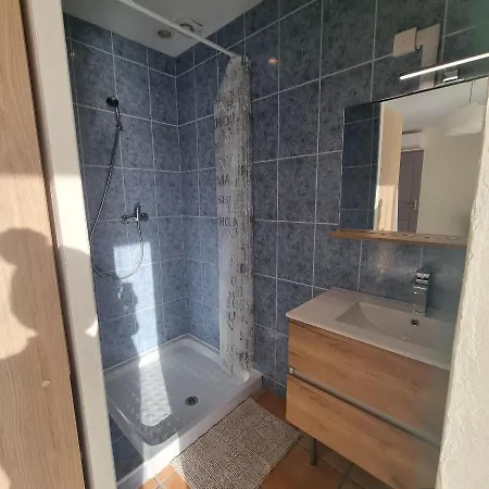 Guest house Avec Piscine Partagee